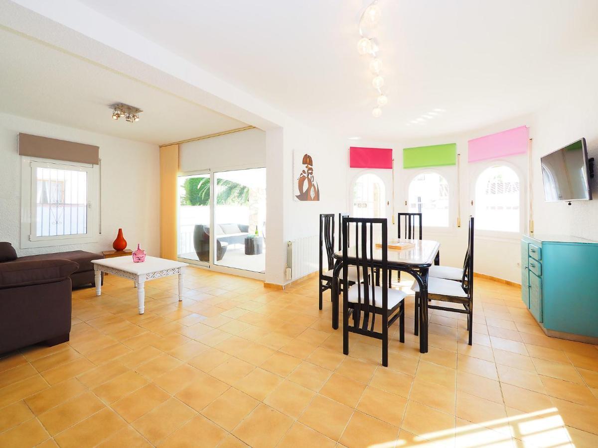 Holiday Home Alberes By Interhome Empuriabrava Εξωτερικό φωτογραφία